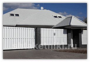 Фото белого забора из штакетника в Туркестане