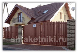 Штакетник для забора под дерево в Туркестане